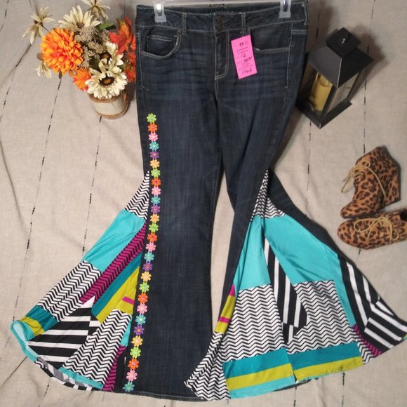 American Eagle Outfitters Denim - 1562 Jeaniemade Size 12 American Eagle Bell-Bottom